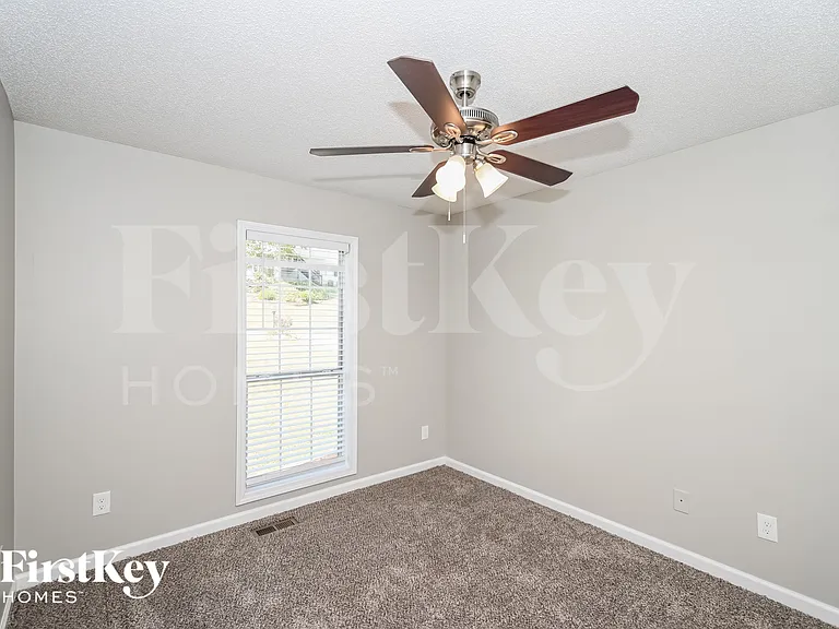 7775 Poppy Dr — Photo 11