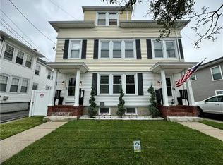 110 Brewster St FLOOR 3, Pawtucket, RI 02860