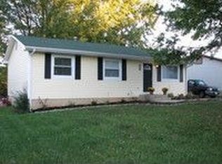8401 Willow Creek Dr, Roanoke, VA 24019