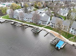 300 Foxwood Dr UNIT 123, Waterford, WI 53185