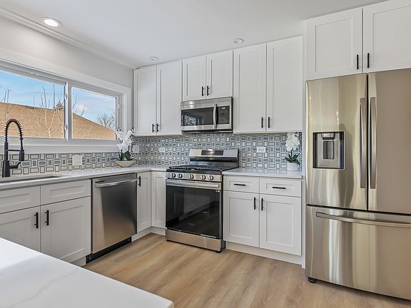 4th image of 1135 Fulton Dr