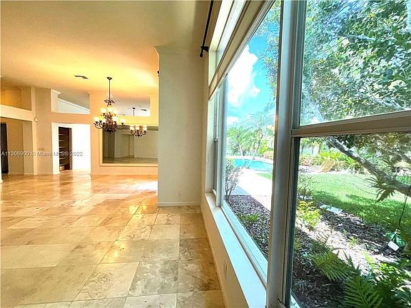 5th image of 2577 Bay Pointe Dr #2577