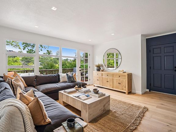 4th image of 23 Maple Avenue