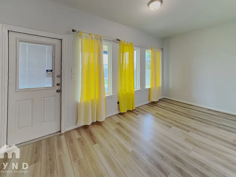 209 Drew Cir — Photo 9
