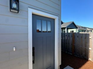 1307 S 11th St #B, Independence, OR 97351