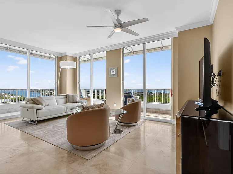 700 E Boynton Beach Blvd #Penthouse 2 — Photo 5