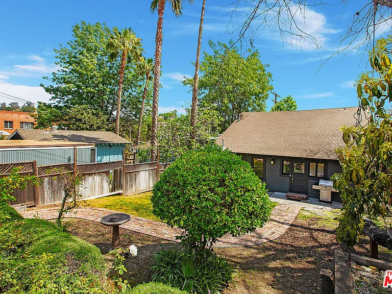 1421 N Alvarado St — Photo 32