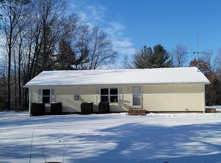 951 Eighteen Mile Rd, Kent City, MI 49330