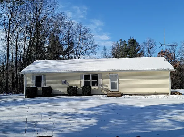 951 Eighteen Mile Rd, Kent City, MI 49330
