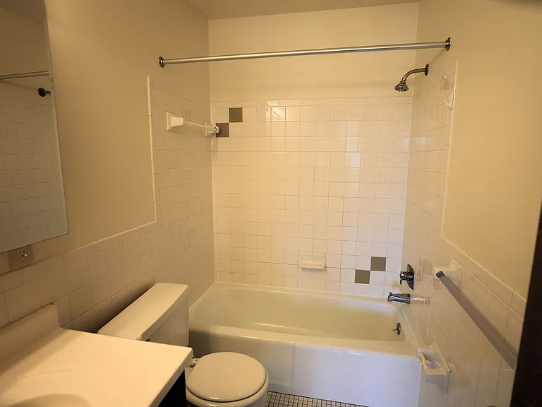 4000 Parklawn Ave — Photo 13