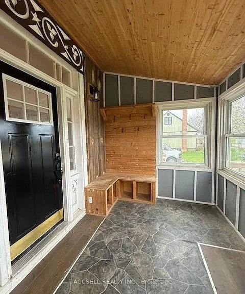8558 Centennial Rd — Photo 4