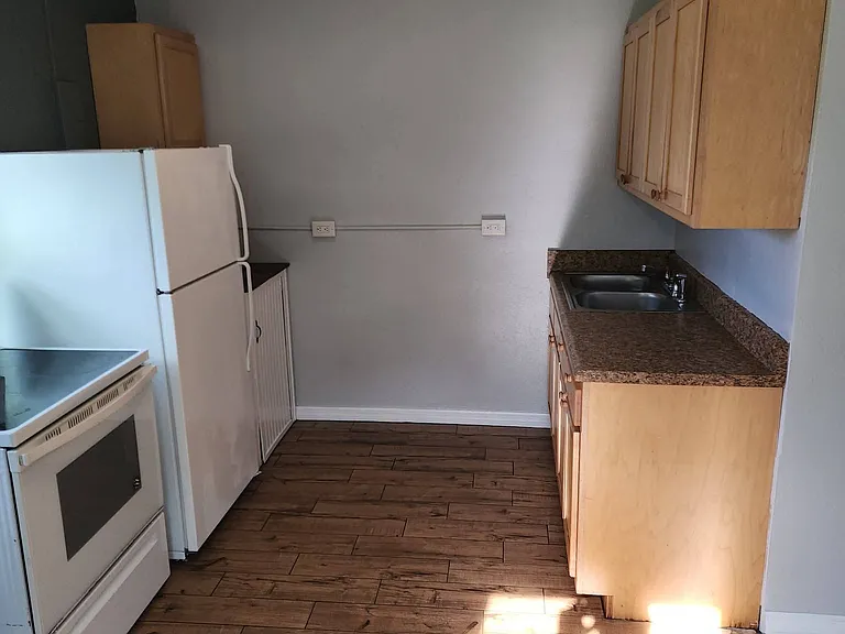 126 W Central Ave — Photo 2