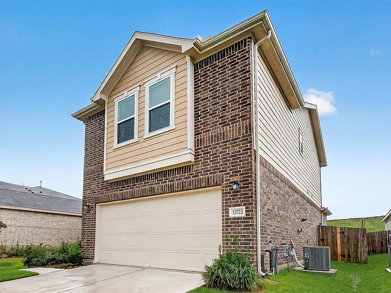 15723 Autumn Chicory Dr — Photo 2