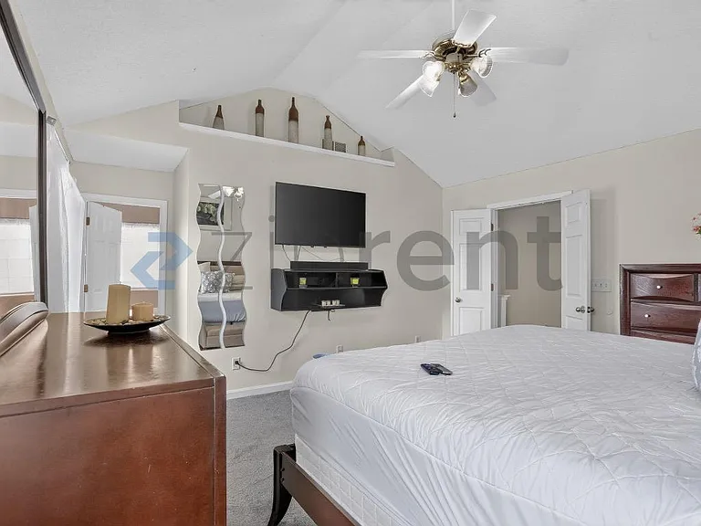 2354 Charleston Pointe SE — Photo 20