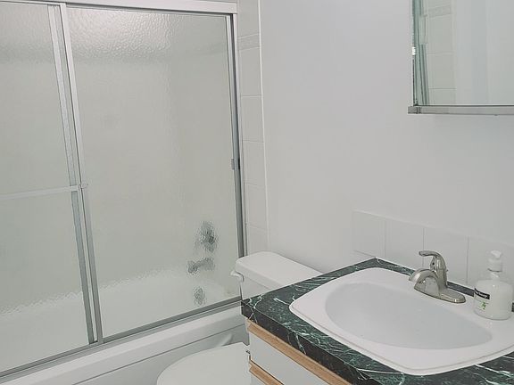 2nd image of 161 Roseland Vlg NW #161
