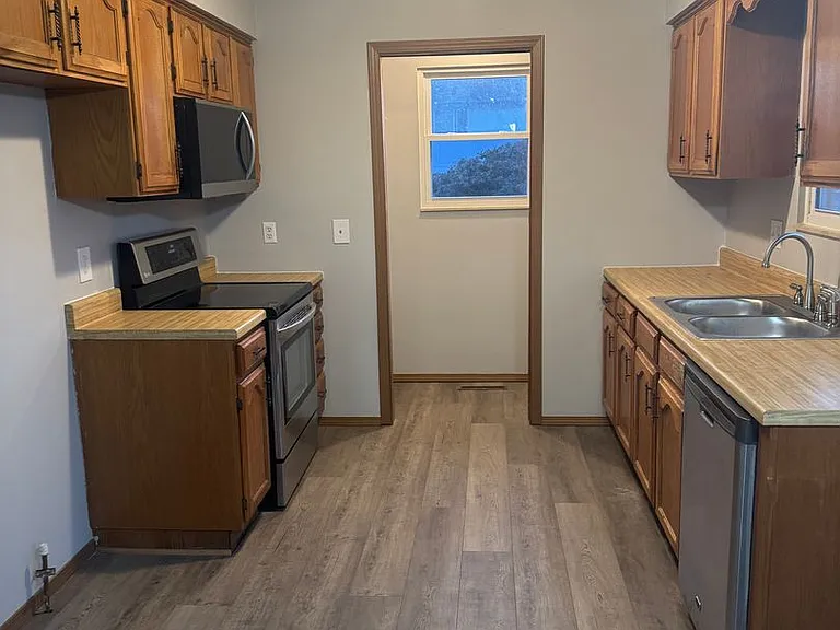 2762 W Roxbury St — Photo 17