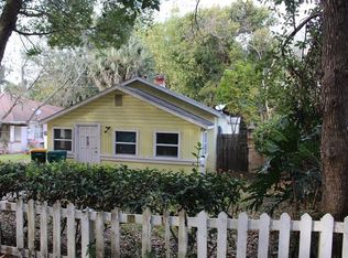 121 E Jackson Ave, Mount Dora, FL 32757