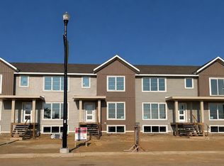 206 N Cambridge Way, Sylvan Lake, AB T4S 0V8