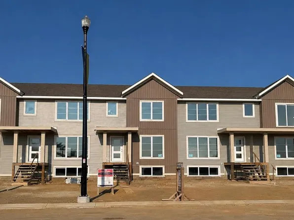 206 N Cambridge Way, Sylvan Lake, AB T4S 0V8