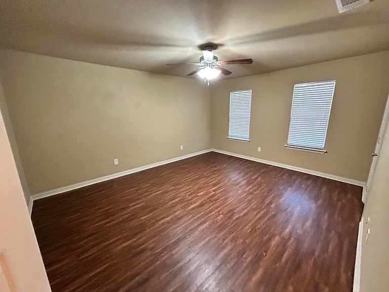 2216 Dixie St — Photo 3