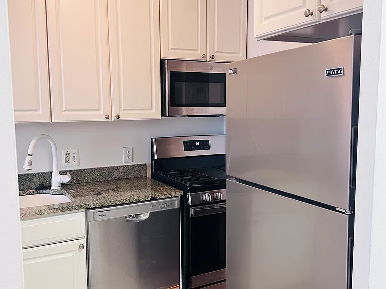 1330 New Hampshire Ave NW #823 — Photo 11