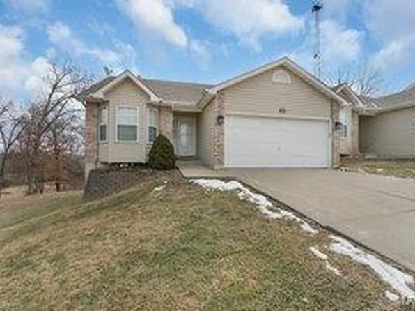 200 Meadowview Dr, Warrenton, MO 63383