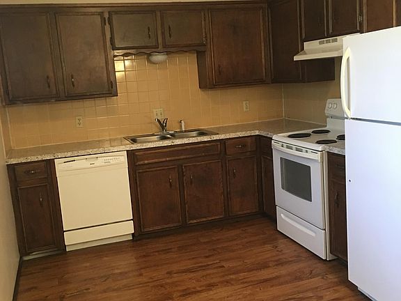 2nd image of 1031 N Wells St