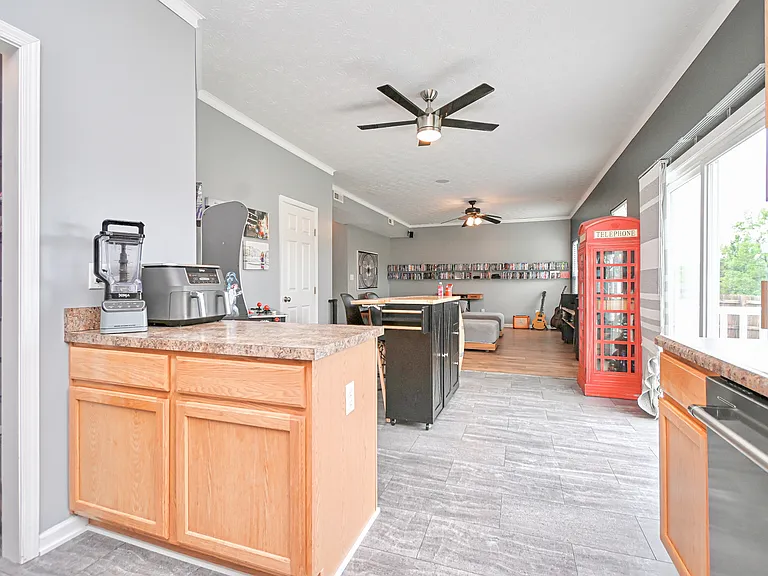 5469 Fairford Ct — Photo 14
