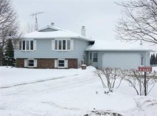 N9682 N Willard Rd, Berlin, WI 54923