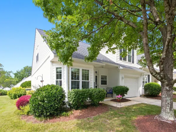 1601 Poets Glade Dr, Apex, NC 27523