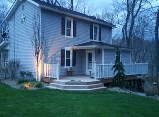 221 Diamond Aly, Irwin, PA 15642