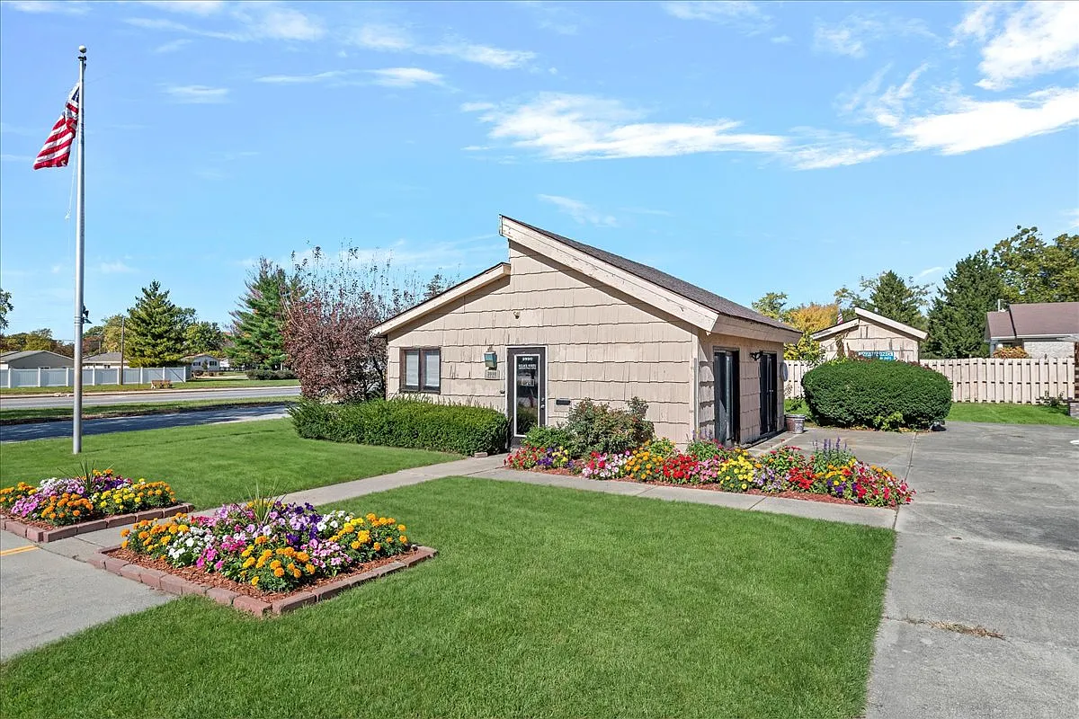 Village Apartments — Photo 1