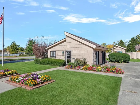 Village Apartments, 3990 N Water St #606c98064, Decatur, IL 62526