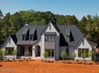137 Leslie Dr, Flowood, MS 39232