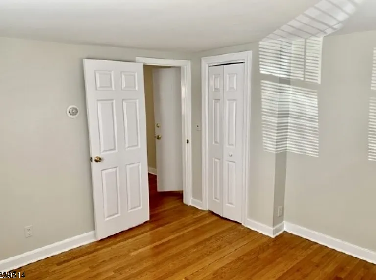 96 Burnet Rd — Photo 5