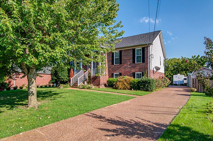 1st image of 384 Clarkston Dr