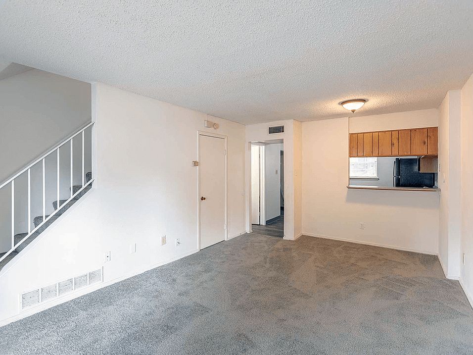 2 and 3 Bedroom Townhomes!