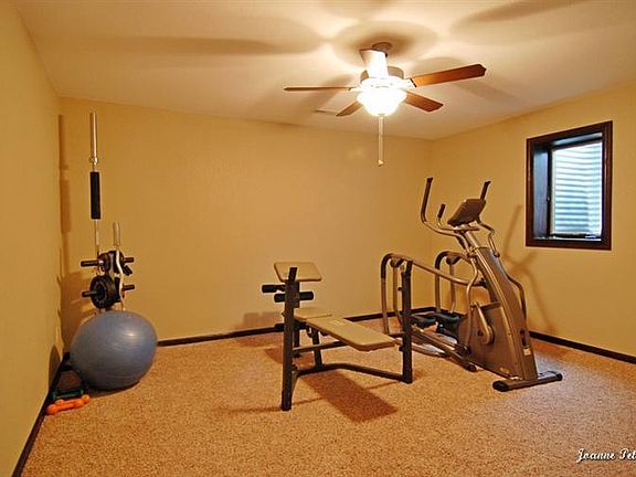 5th image of 1001 Clover Ln