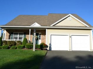 226 Westwood Dr #44S, Seymour, CT 06483