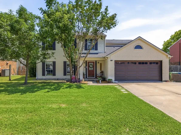 1229 Oxford Ln, Grapevine, TX 76051