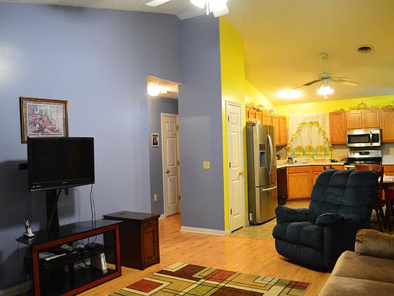 3rd image of 123 Tara Dawn Dr