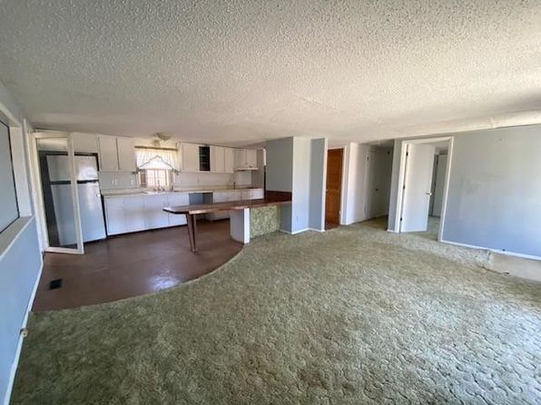 219 S B St, Yale, OK 74085