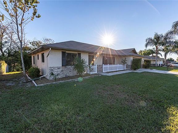 3rd image of 919 N Atmore Cir