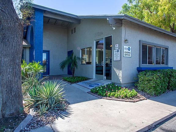 Leasing Office Entrance