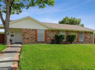 2116 Cedarcrest Dr, Carrollton, TX 75007