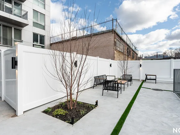 31-61 Vernon Boulevard image 17 of 72