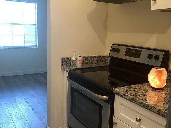 3rd image of 1712A Belleair Forest Dr