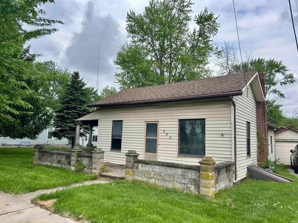 722 W Market St, Warsaw, IN 46580