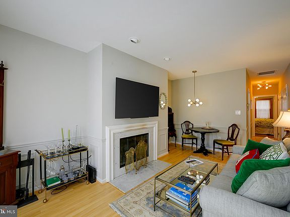 4th image of 226 3rd St NE #35