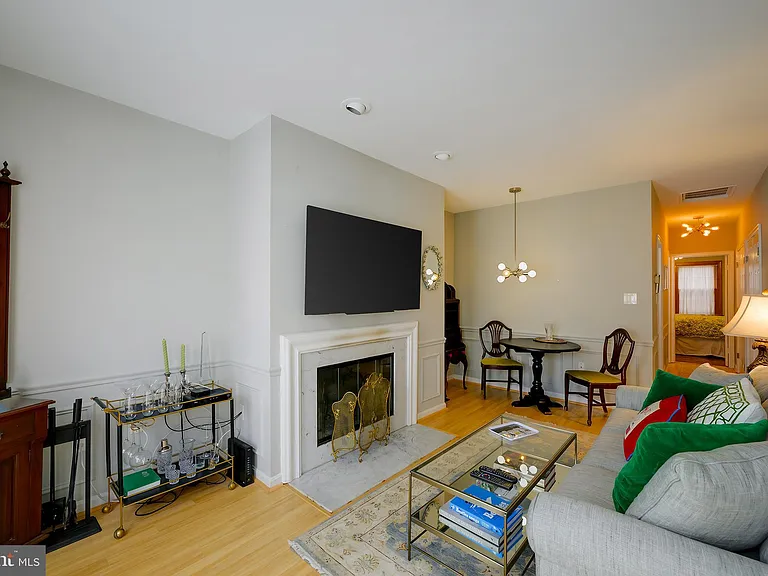 226 3rd St NE #35 — Photo 4